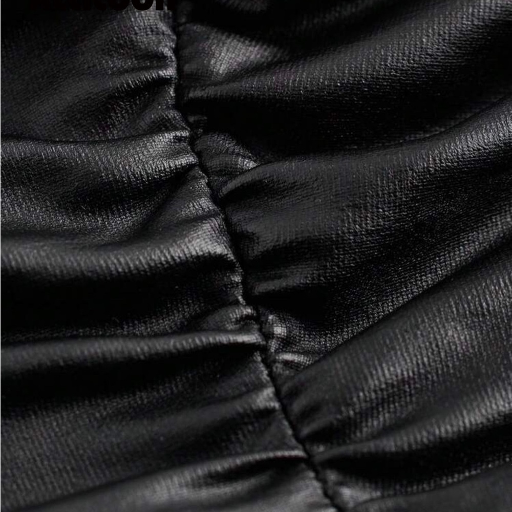 Black Strapless Ruched Top - Picture 3 of 3